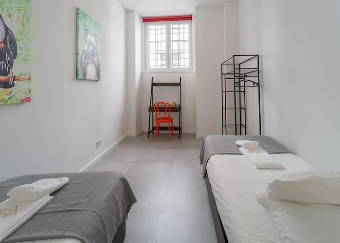 Unique & Super Aircon & Lift