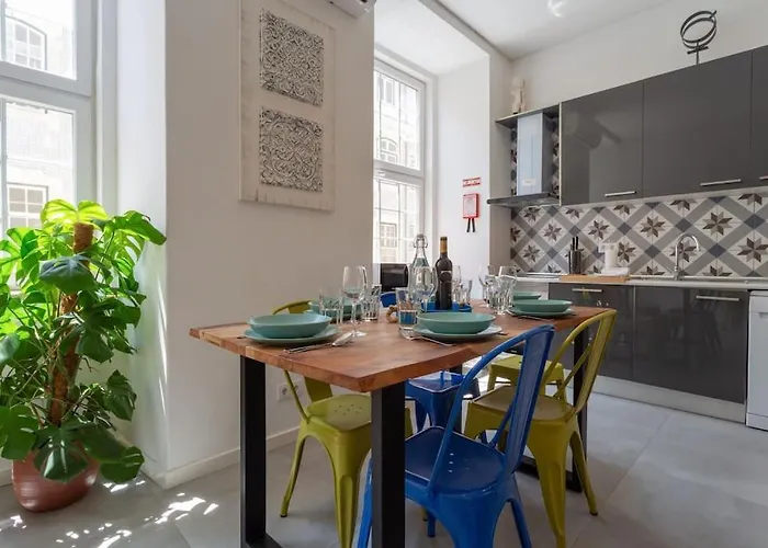 Διαμέρισμα Unique & Super Aircon & Lift *