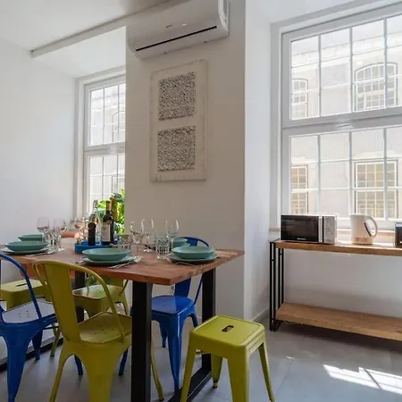 Unique & Super Aircon & Lift Apartment