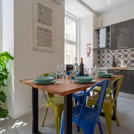 公寓 Unique & Super Aircon & Lift *