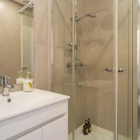 公寓 Unique & Super Aircon & Lift